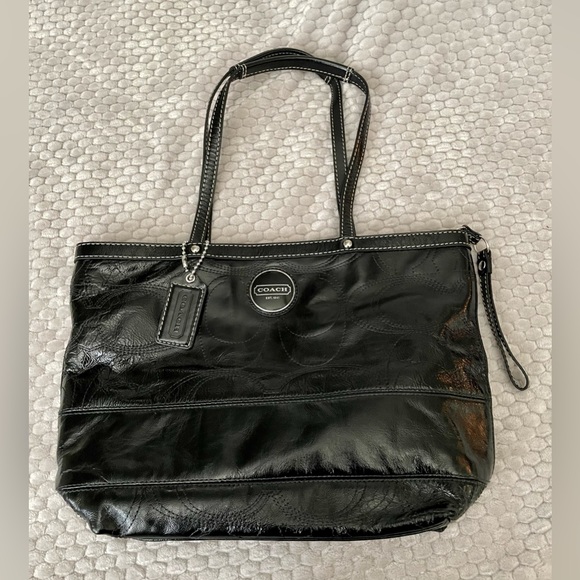 Black Coach handbag - Picture 1 of 5